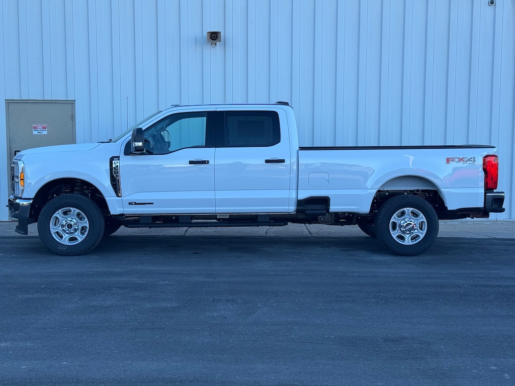 New 2026 Ford F-350 F-350 XLT Truck Crew Cab