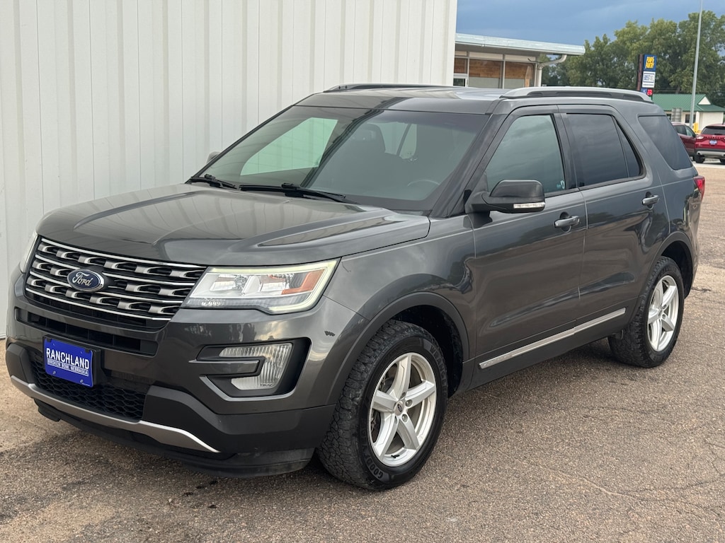 Used 2017 Ford Explorer XLT SUV