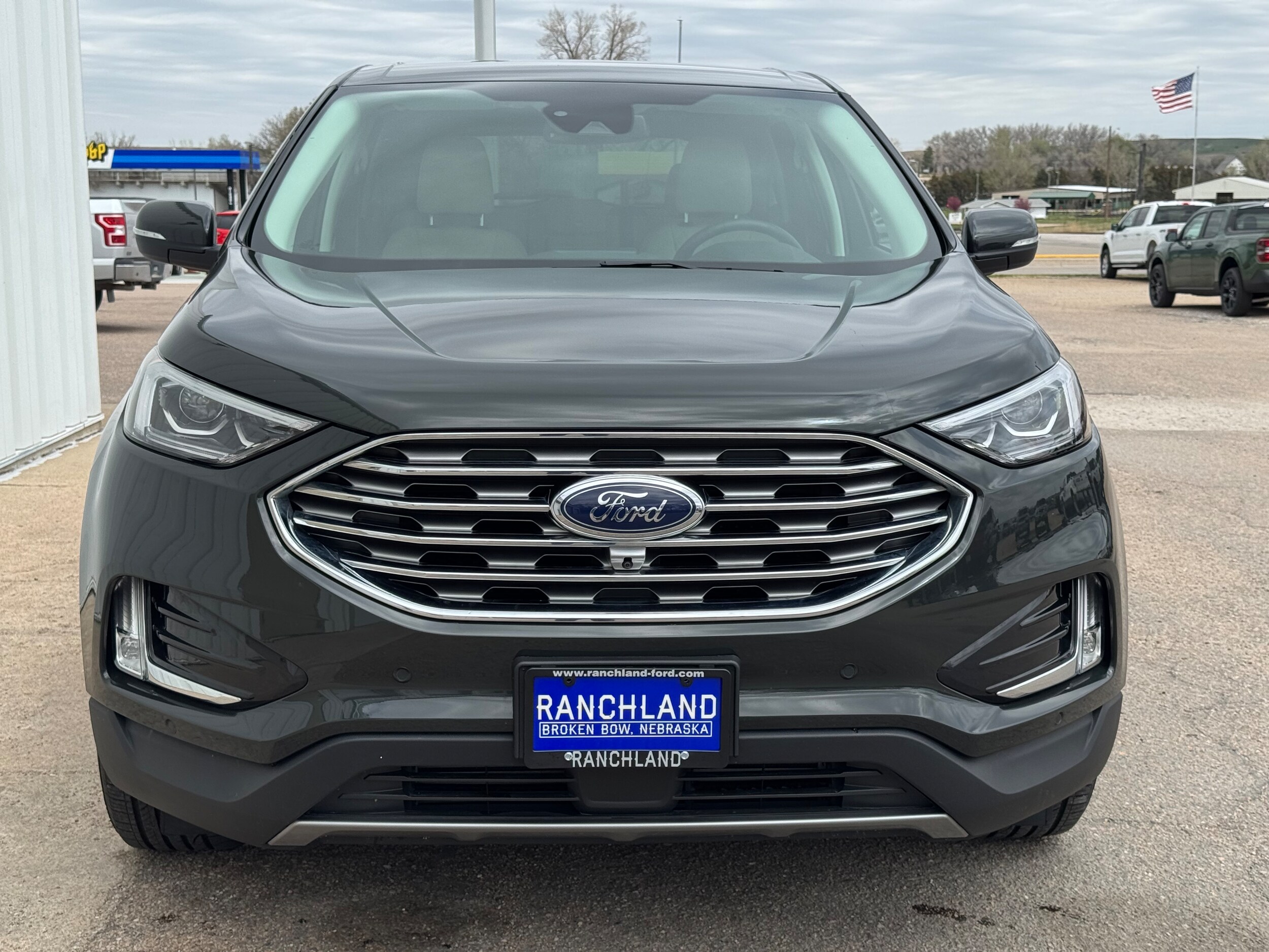 2024 Ford Edge Titanium photo 4