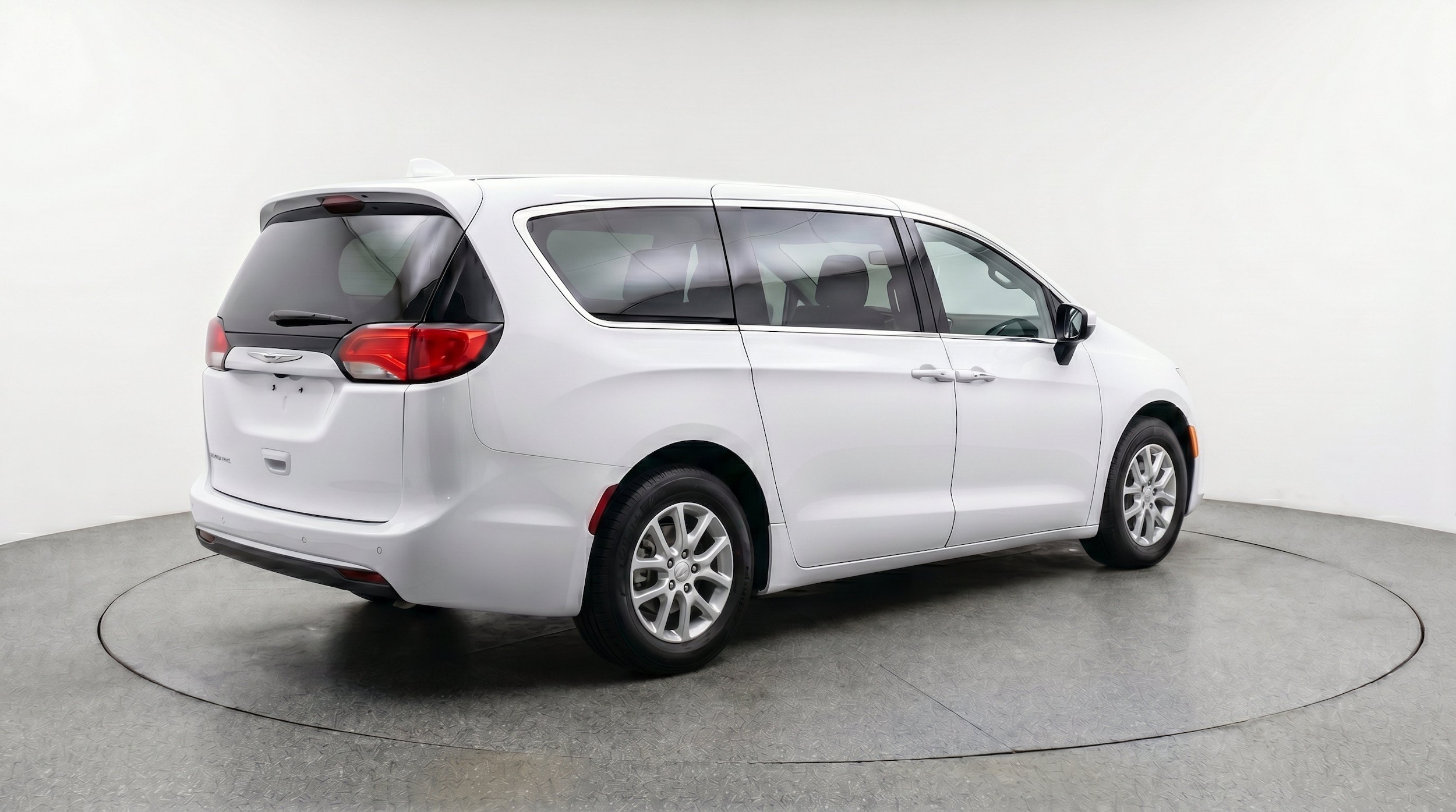Thumbnail: 2024 Chrysler Voyager - 9