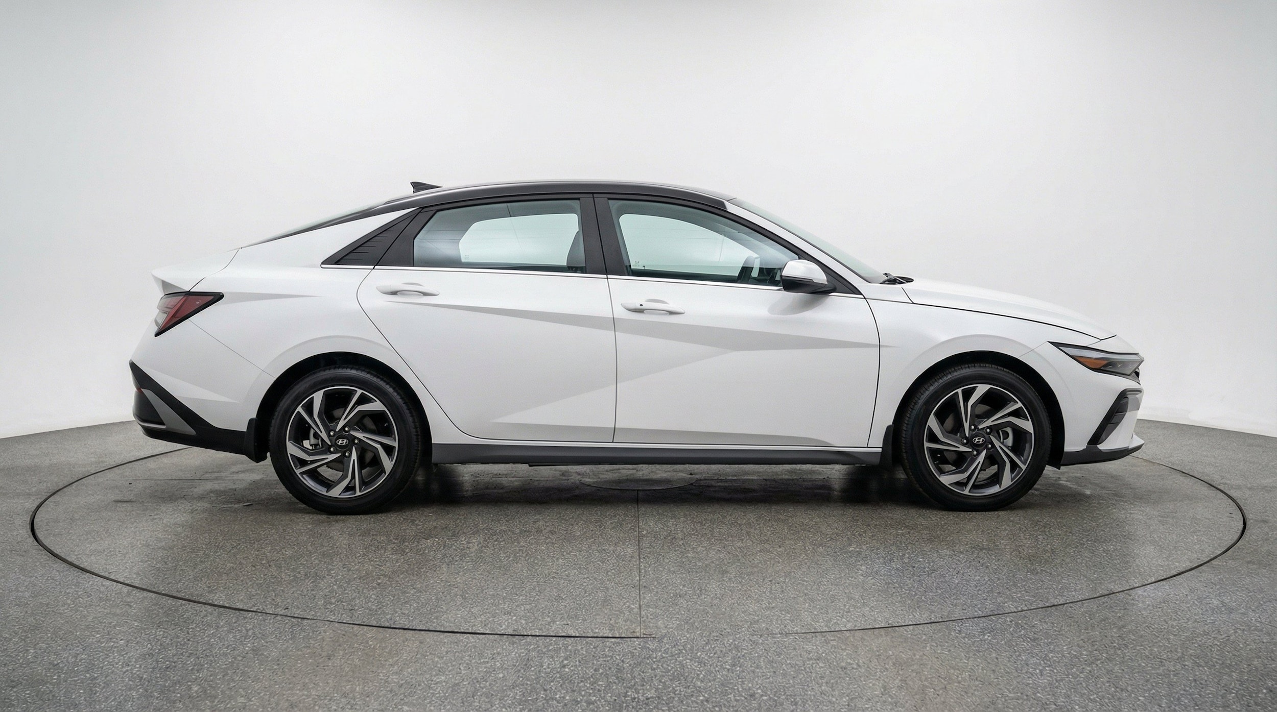 Thumbnail: 2025 Hyundai Elantra - 10