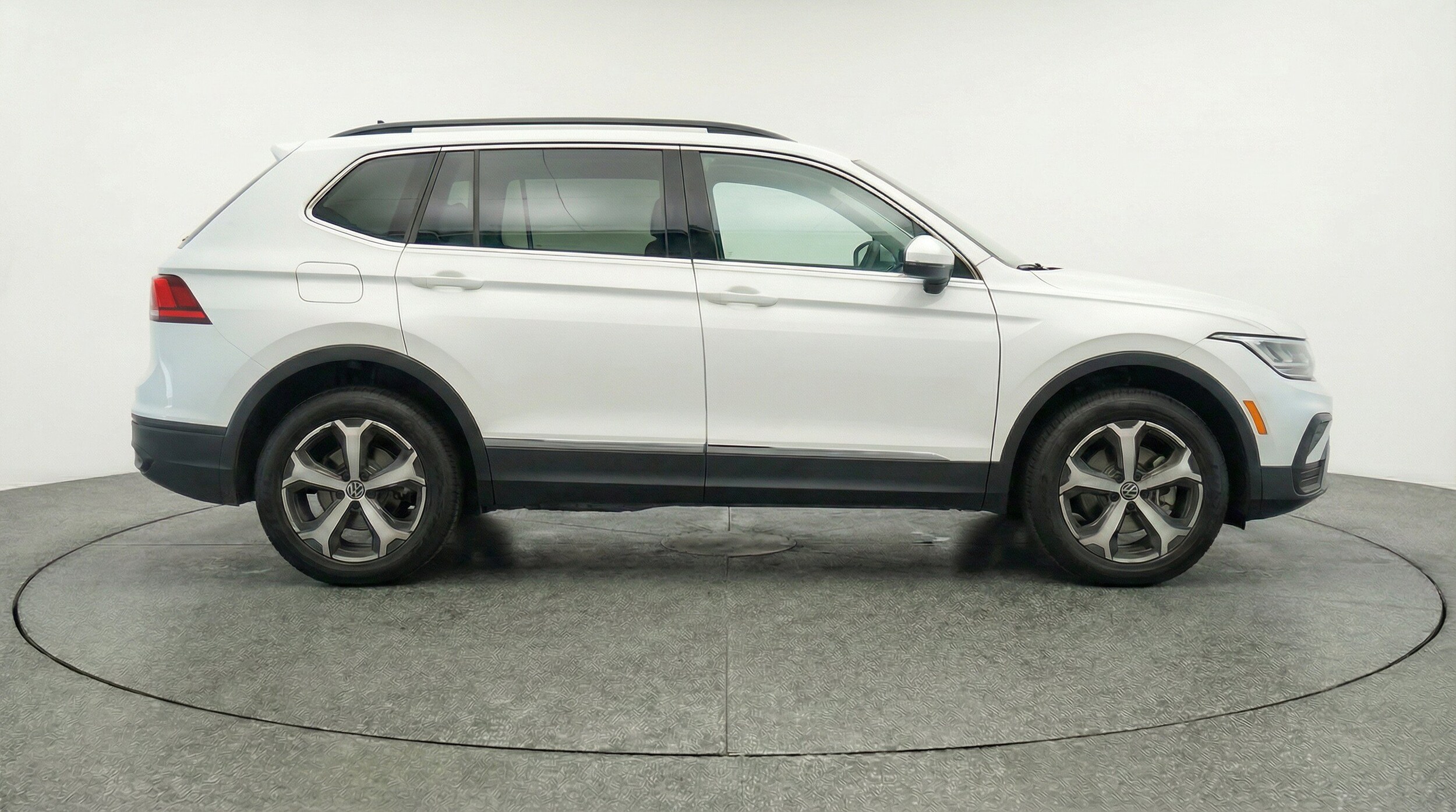 Thumbnail: 2026 Volkswagen Tiguan - 11