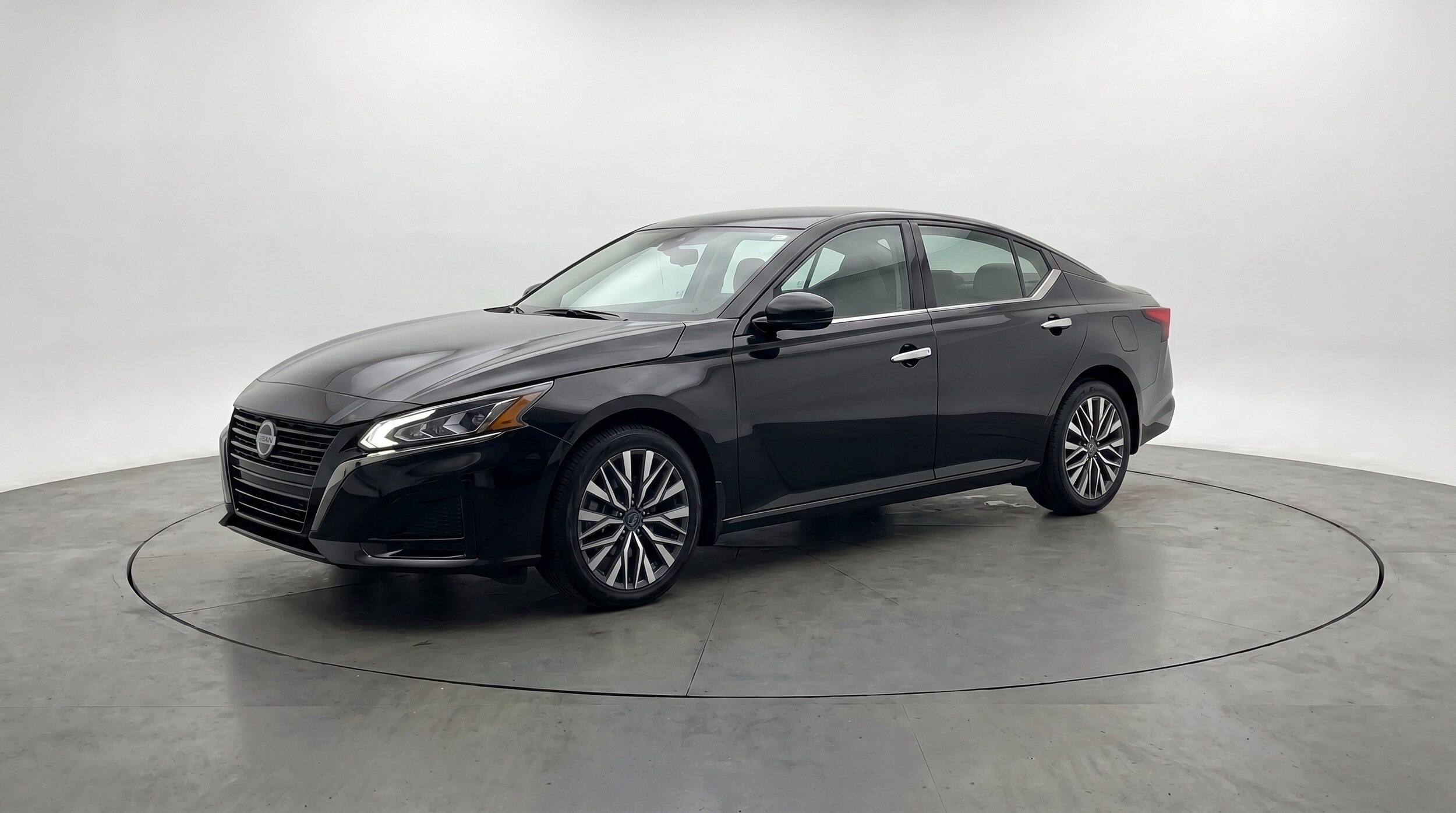 Thumbnail: 2025 Nissan Altima - 3