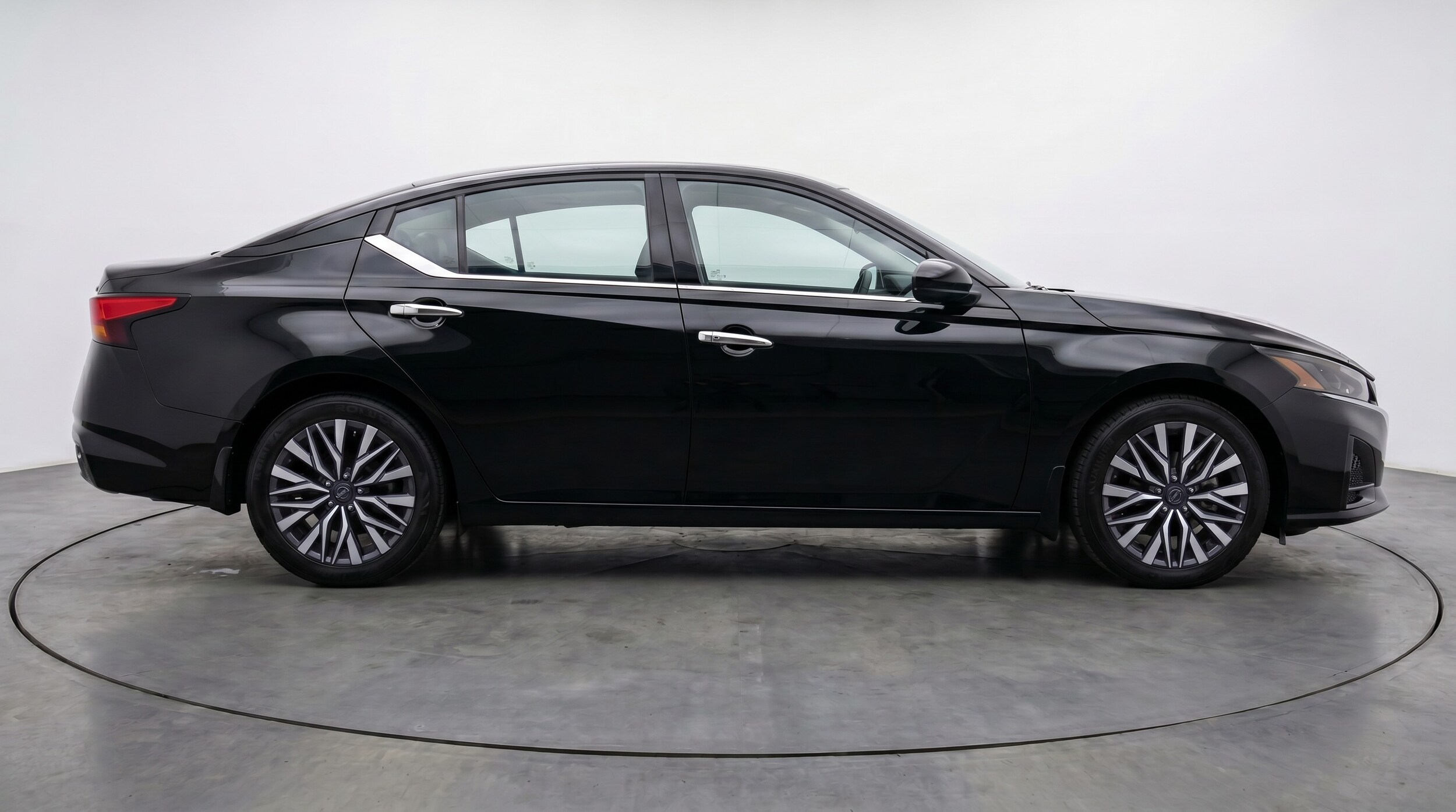 Thumbnail: 2025 Nissan Altima - 8