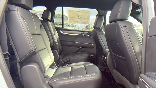 2026 GMC Acadia Elevation - Photo 17