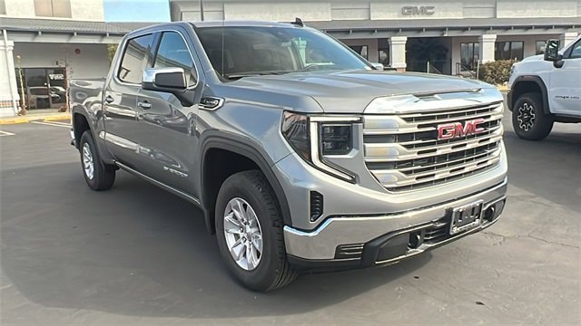 2026 GMC Sierra 1500 SLE's photo