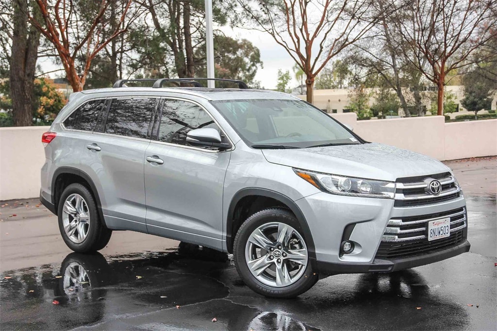 2019 Toyota Highlander Limited's photo