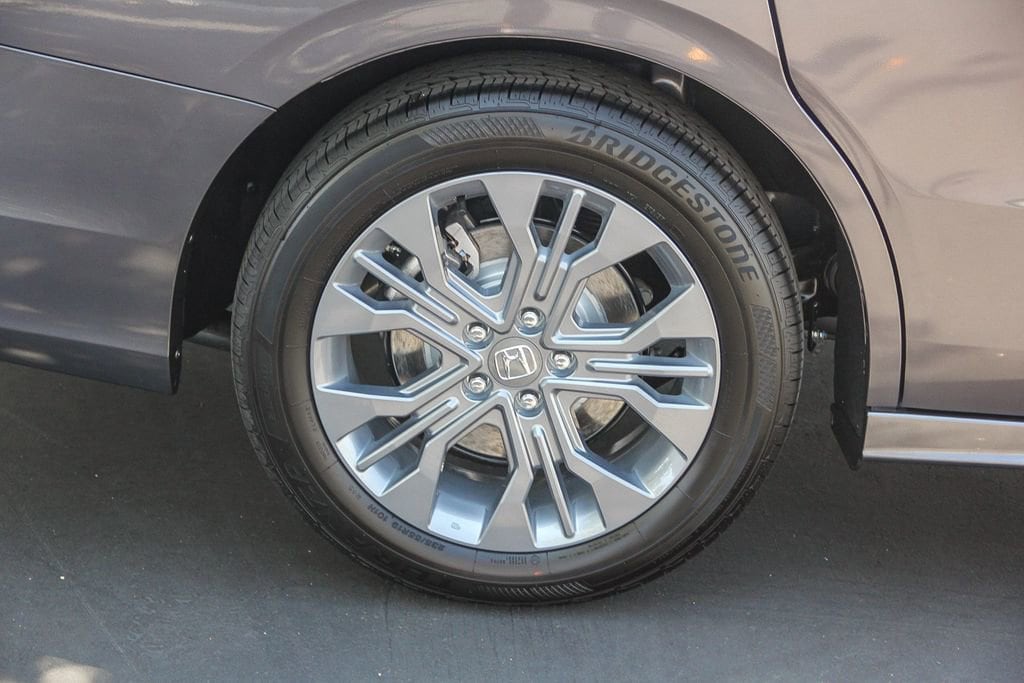 2026 Honda Odyssey Touring - Photo 9