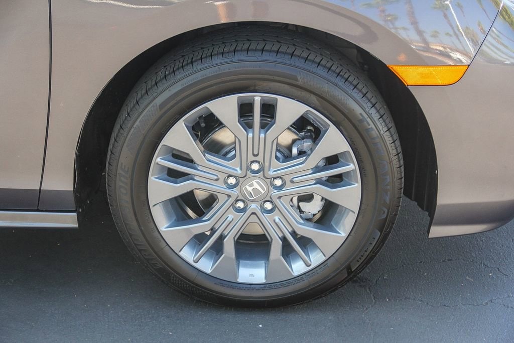 2026 Honda Odyssey Touring - Photo 10