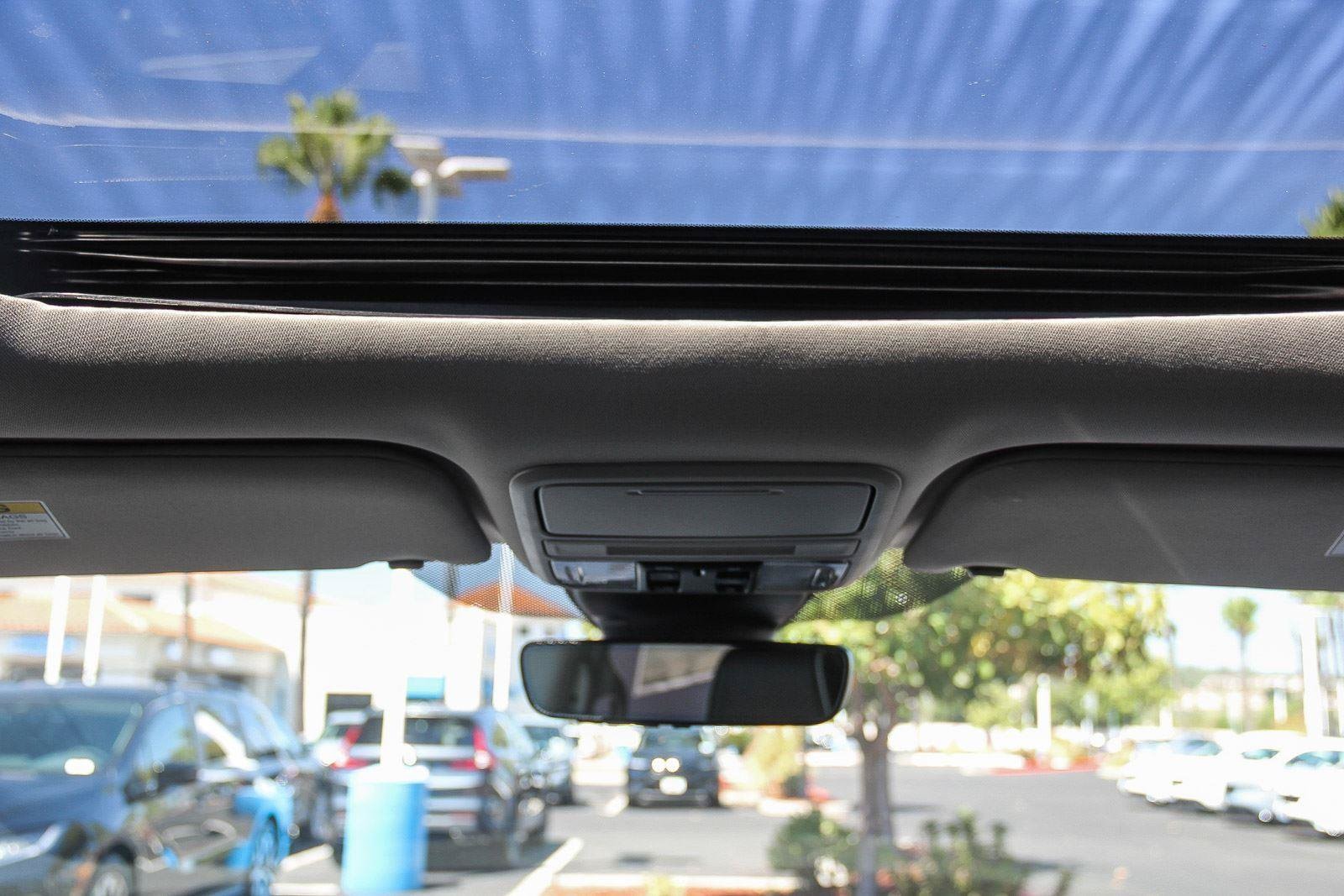 2026 Honda Odyssey Touring - Photo 17