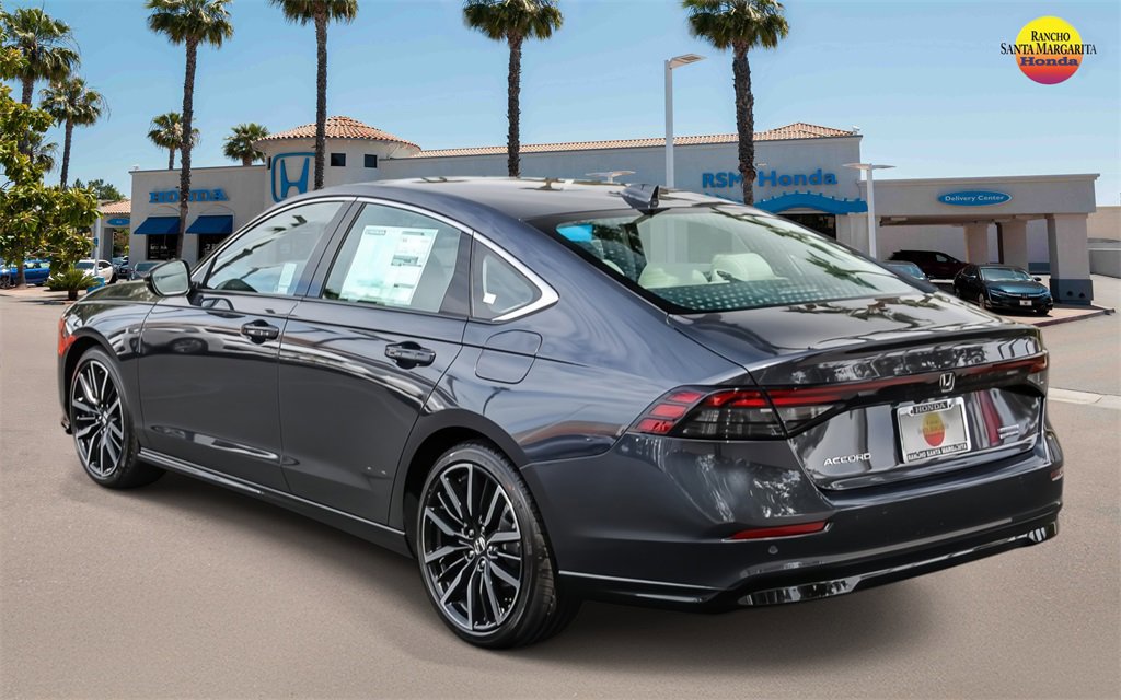 2025 Honda Accord Hybrid Touring photo 4