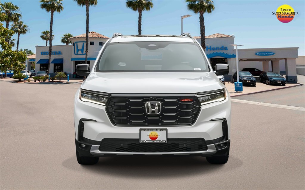 2025 Honda Pilot TrailSport photo 2
