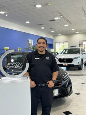 Staff member Felipe Rosas from ID_9ab1ffe0362d