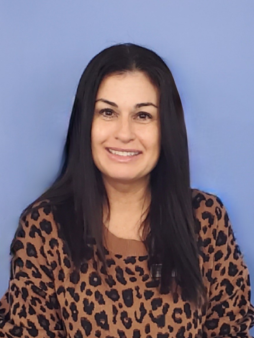 Staff member Amy Jones from ID_28404f19b5ff
