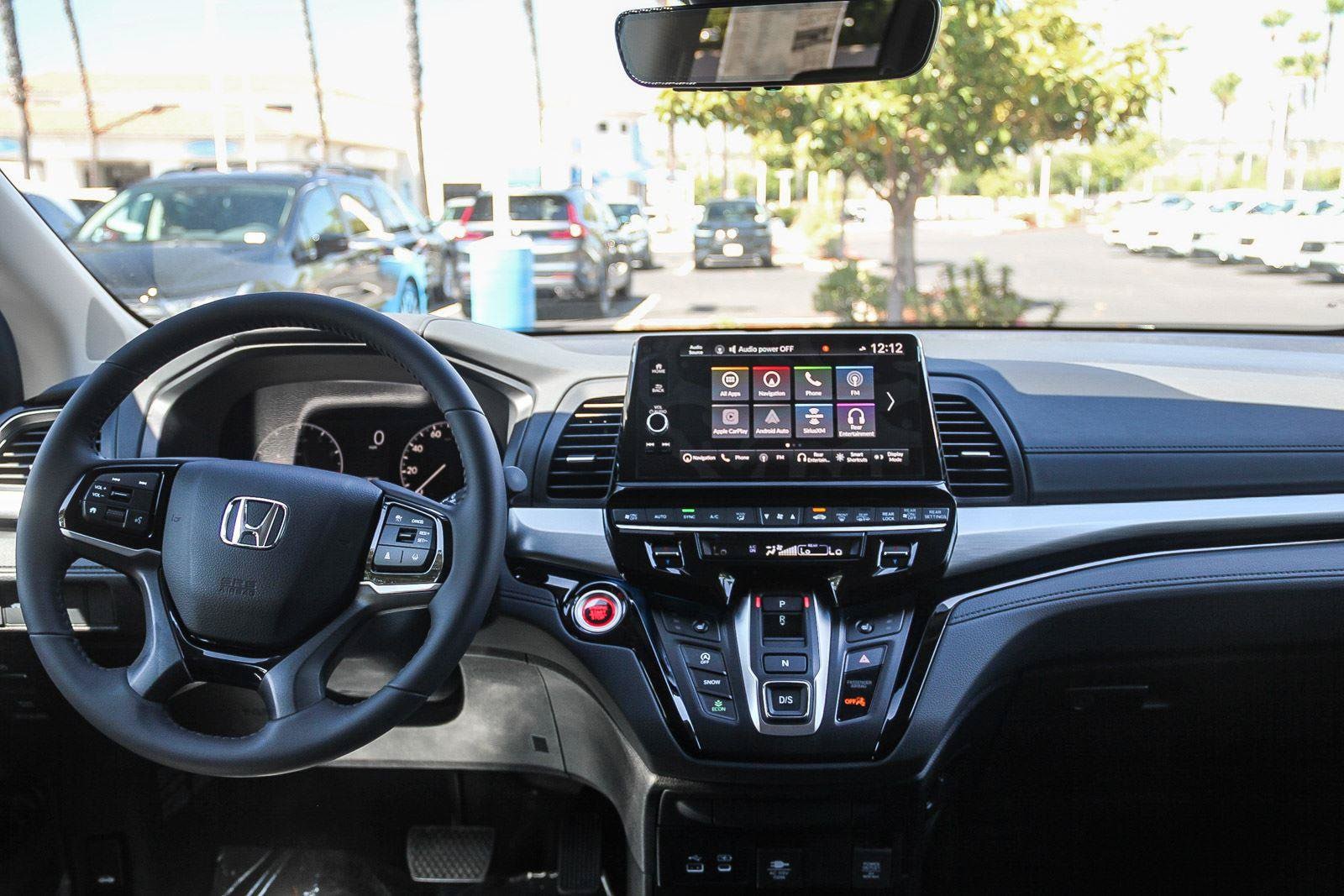 2026 Honda Odyssey Touring - Photo 13