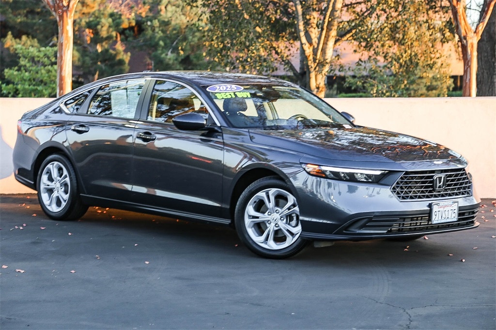 2025 Honda Accord LX's photo