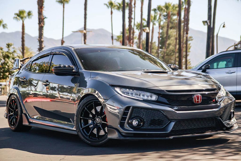 2018 Honda Civic Type-R Touring's photo