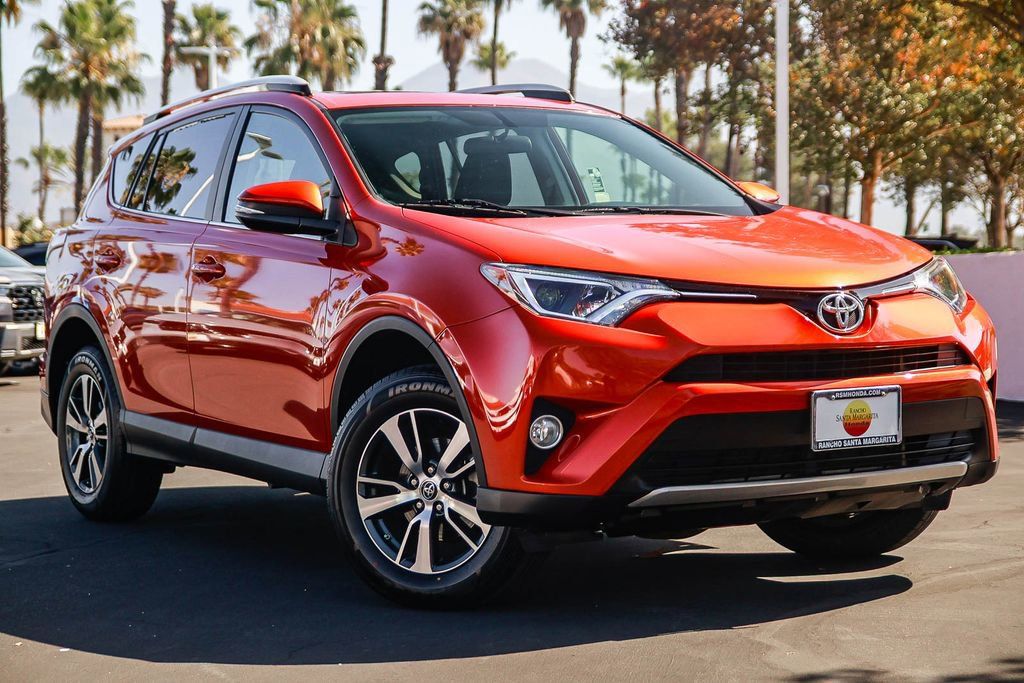 2016 Toyota RAV4 XLE's photo