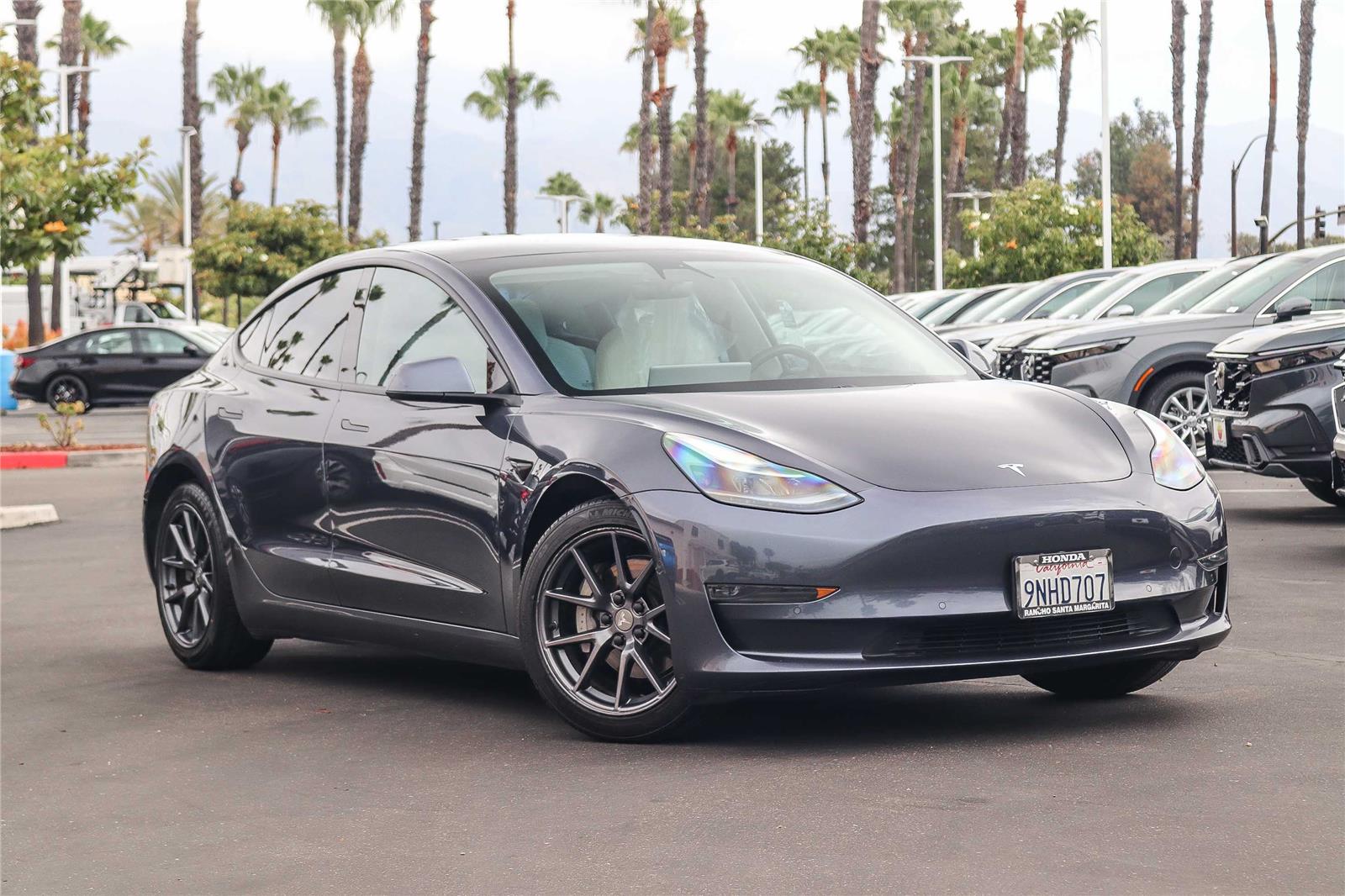 2021 Tesla Model 3 Standard Range Plus's photo