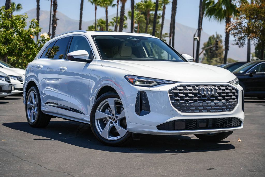 2025 Audi Q5 40 Prestige's photo