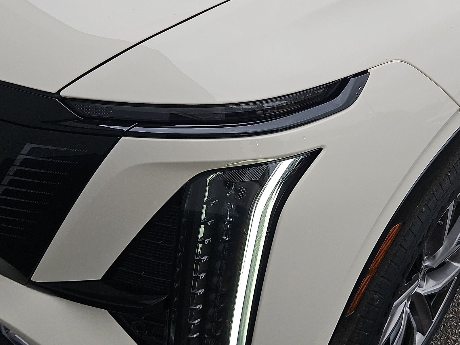 2027 Cadillac VISTIQ Sport - Photo 9