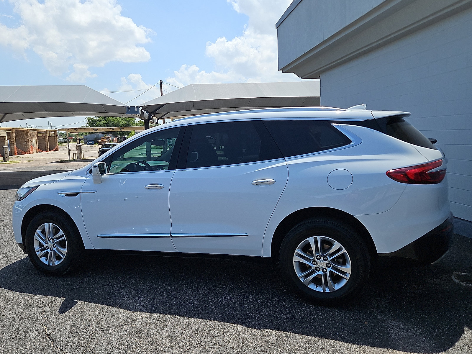 Used 2019 Buick Enclave Essence with VIN 5GAERBKW9KJ134383 for sale in San Angelo, TX