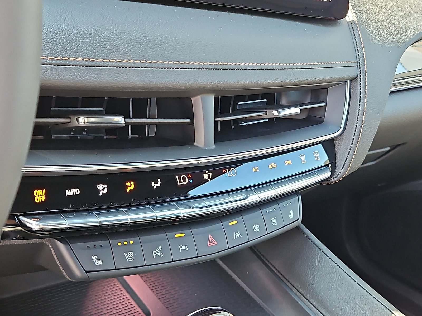 2026 Cadillac CT5 V-Series - Photo 17