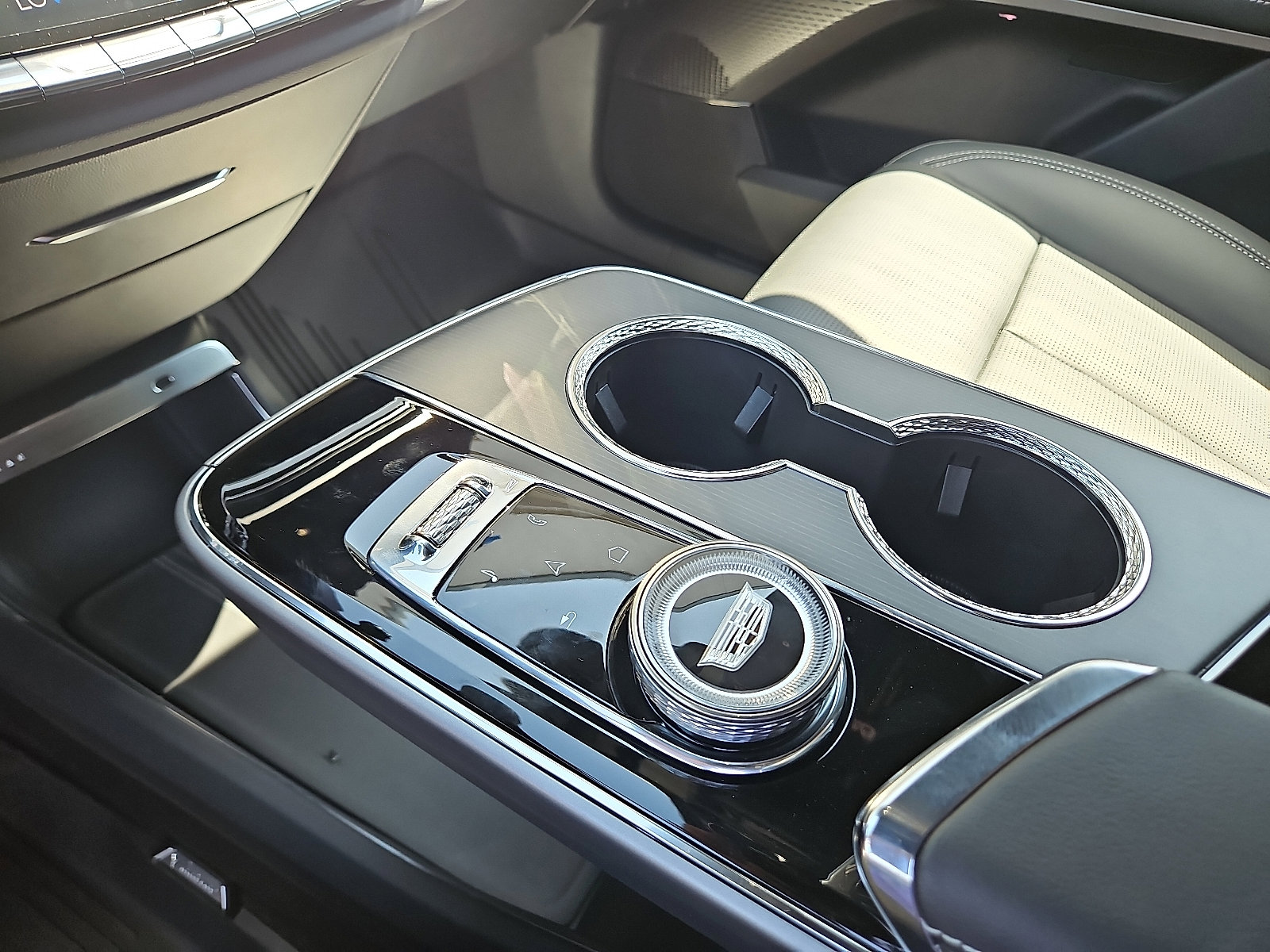 2025 Cadillac LYRIQ Sport 1 - Photo 23