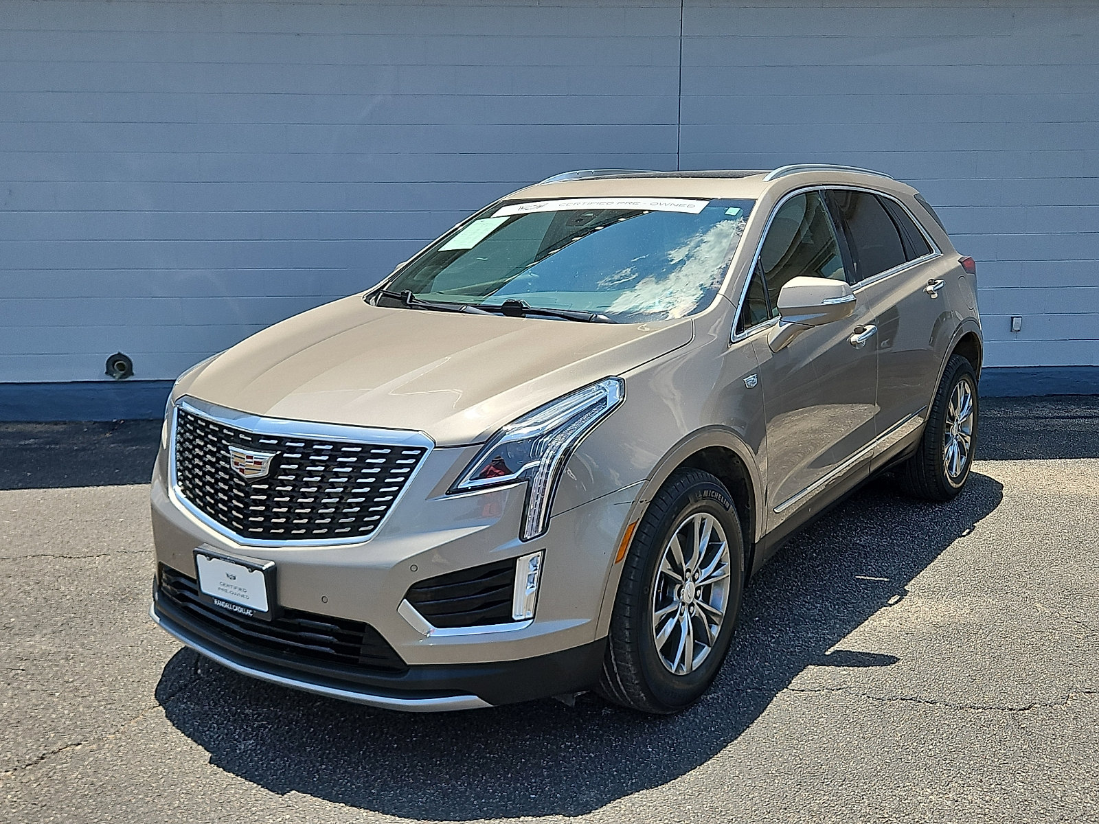 Certified Pre-Owned 2023 CADILLAC XT5 FWD Premium Luxury
