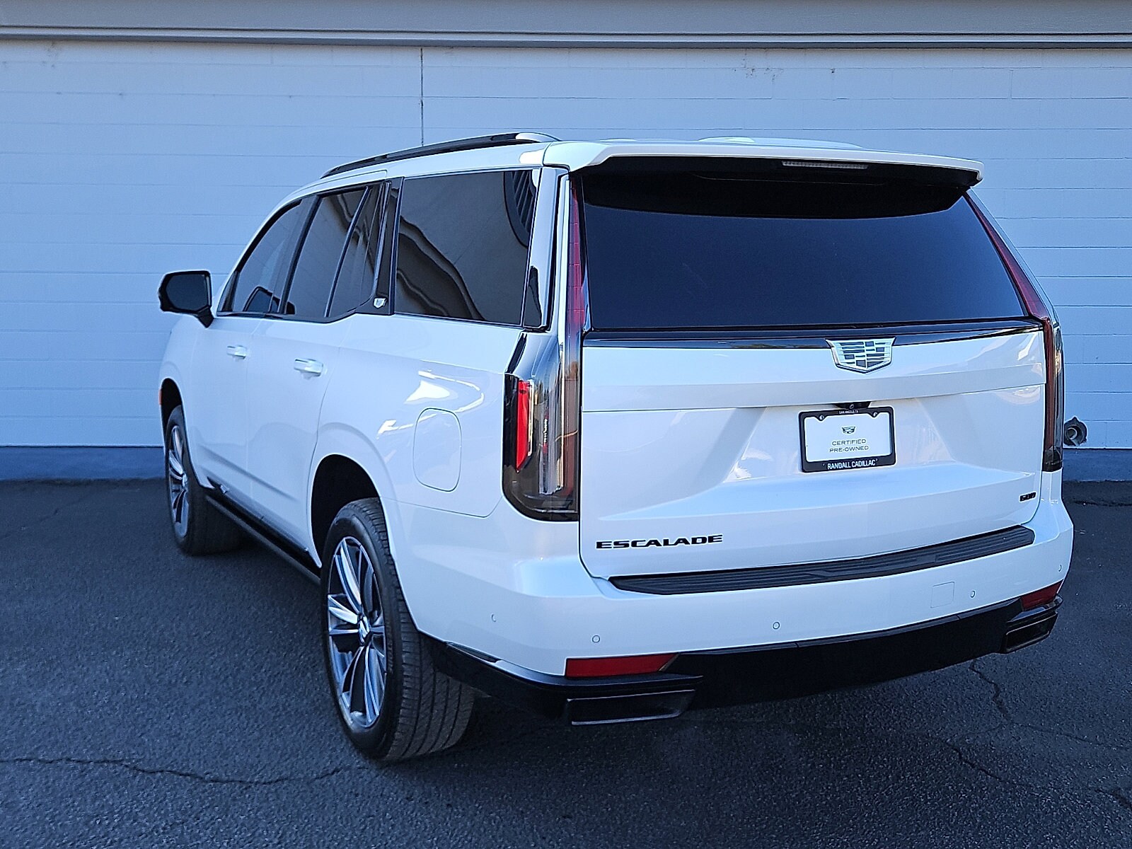 2023 Cadillac Escalade Sport photo 2