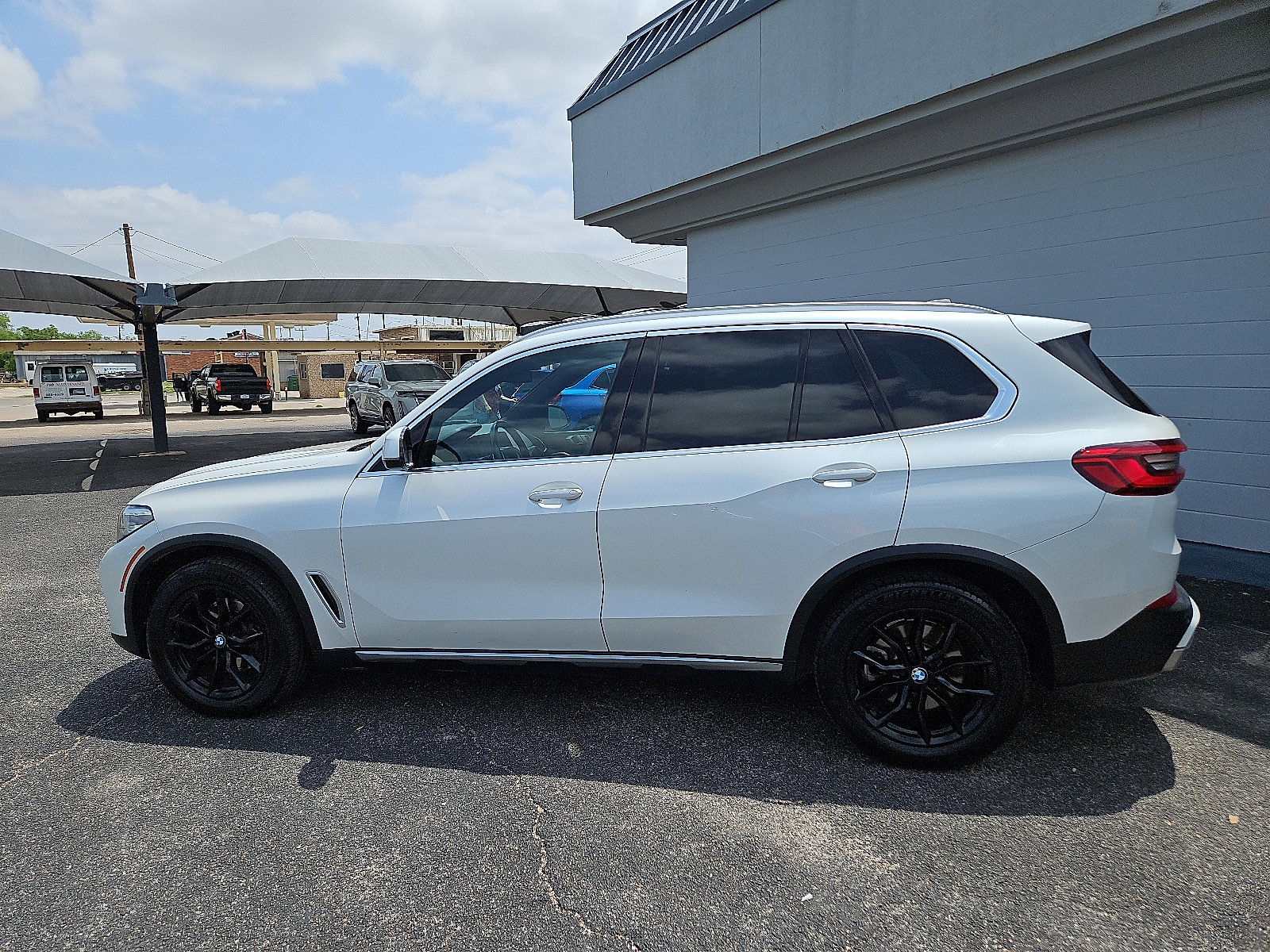 Used 2019 BMW X5 40i with VIN 5UXCR6C59KLK82703 for sale in San Angelo, TX