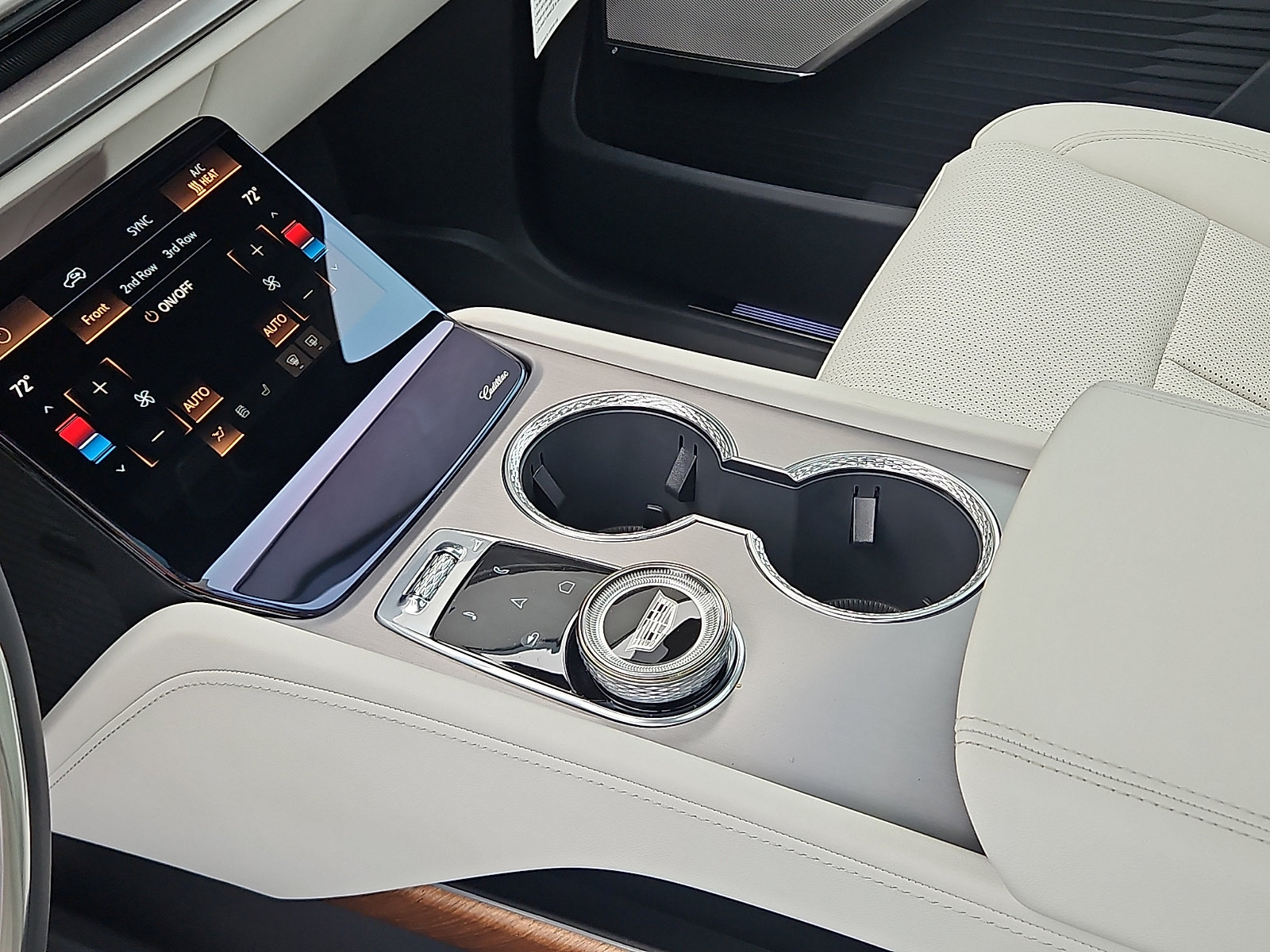 2027 Cadillac VISTIQ Sport - Photo 23