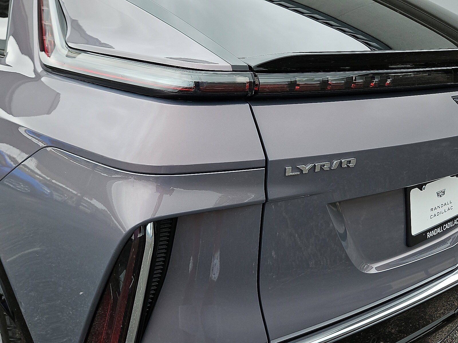 2025 Cadillac Lyriq Luxury photo 4