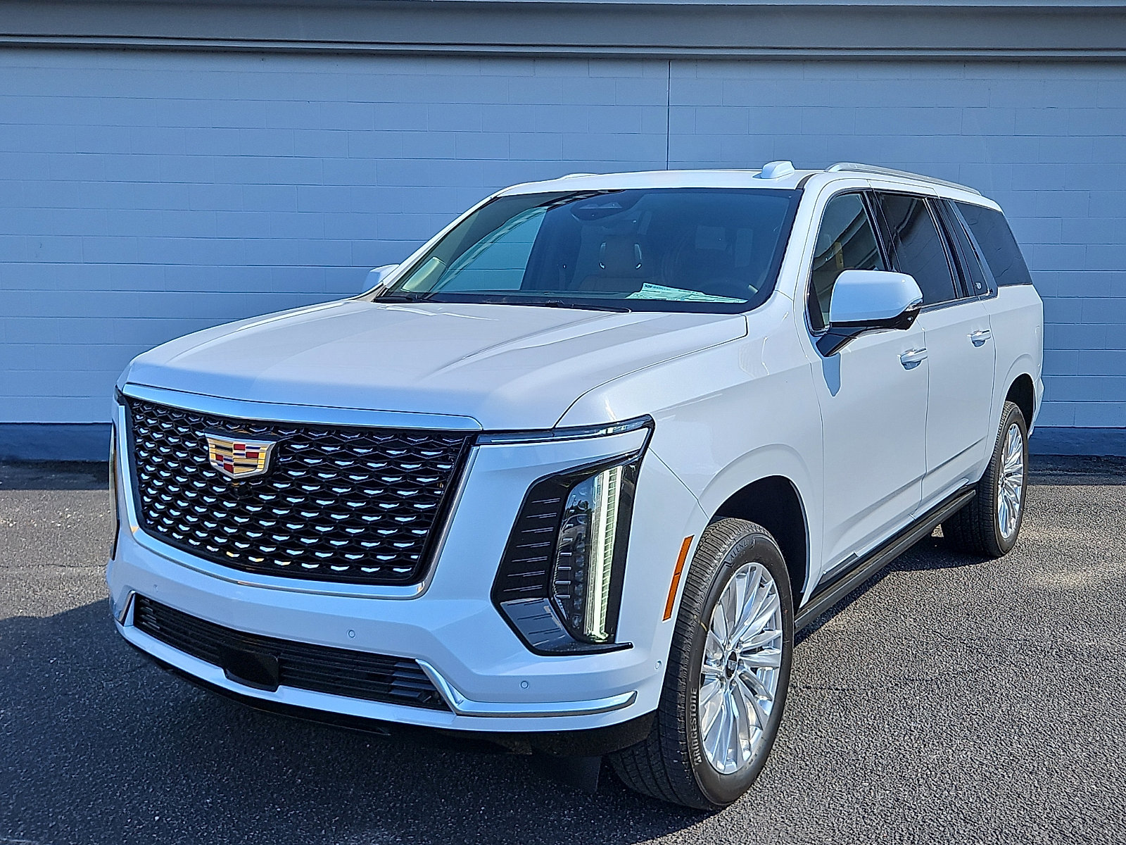 2026 Cadillac Escalade ESV Luxury 4WD's photo
