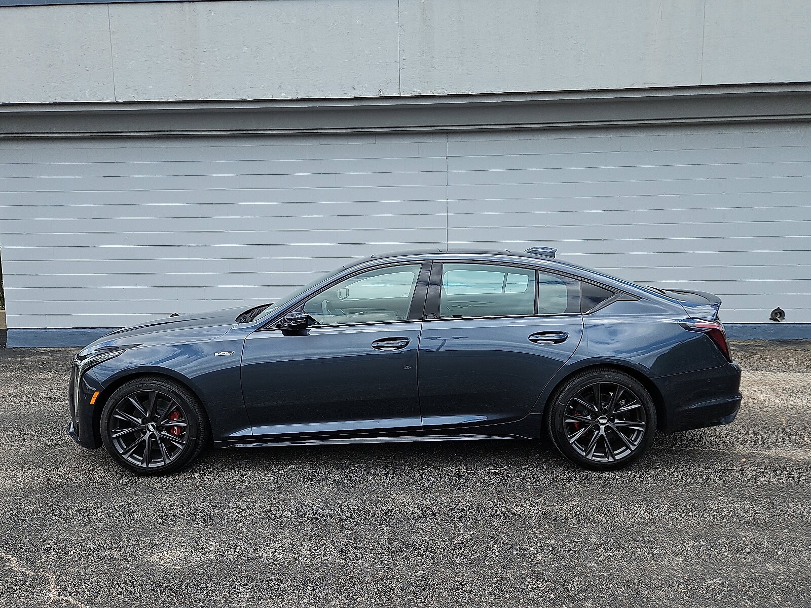 2026 Cadillac CT5 V photo 2