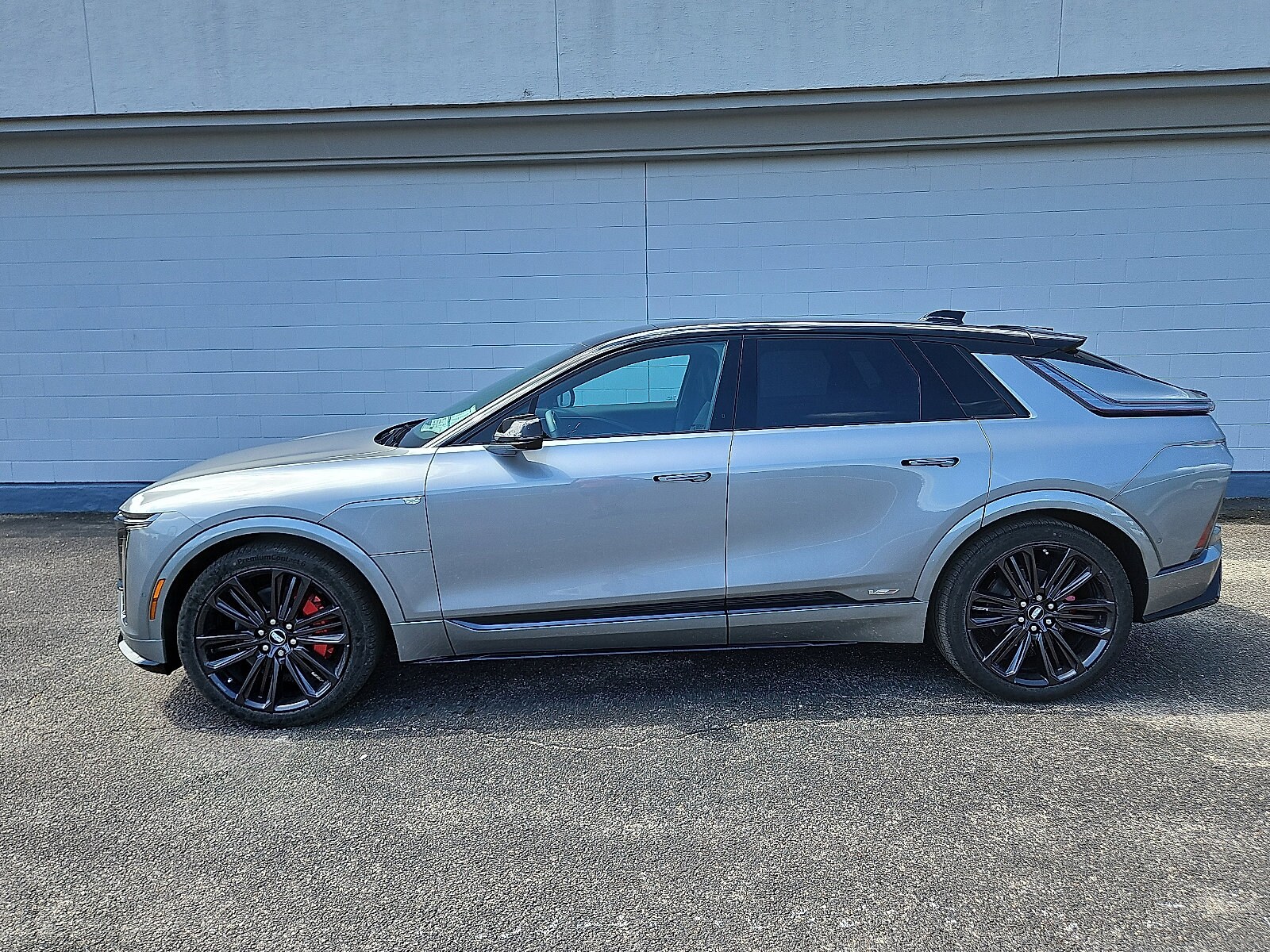 2026 Cadillac Lyriq photo 2