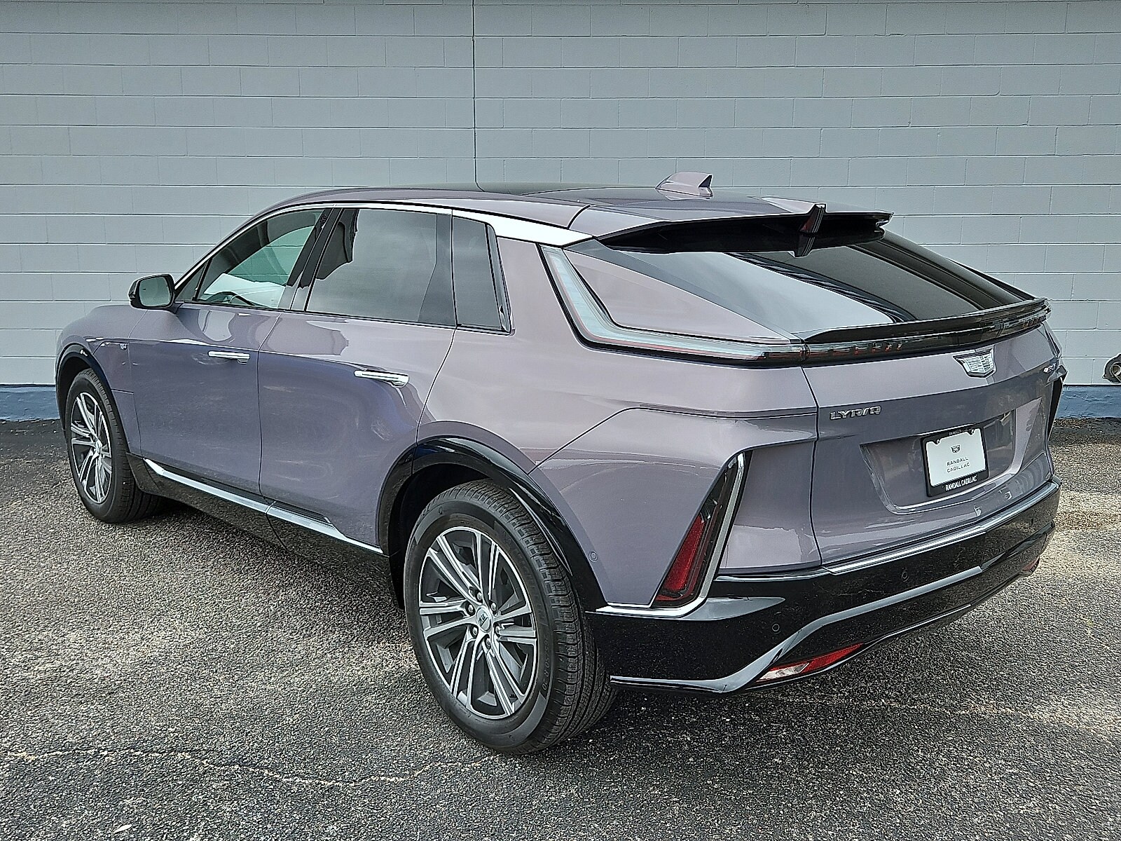 2025 Cadillac Lyriq Luxury photo 3