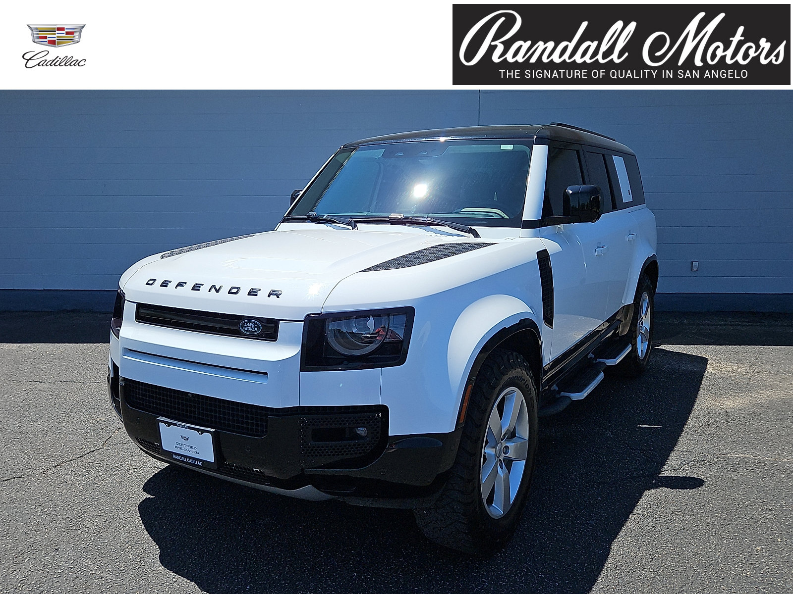 2023 Land Rover Defender SE's photo
