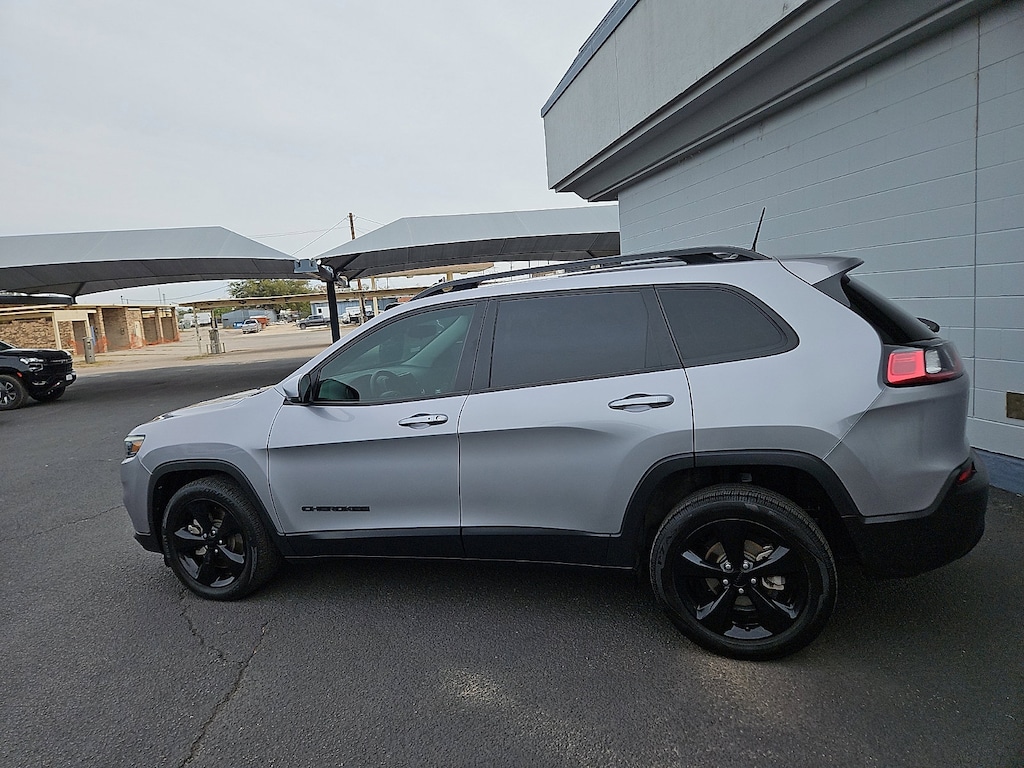 Used 2021 Jeep Cherokee Altitude