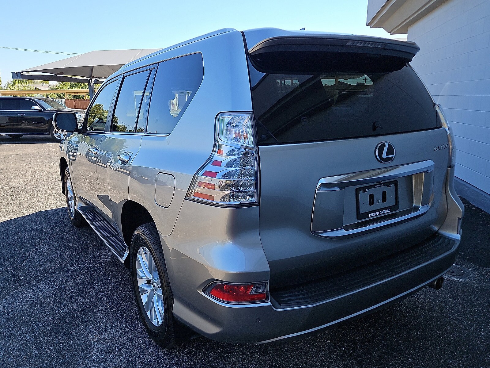 2022 Lexus GX 460 Premium photo 3