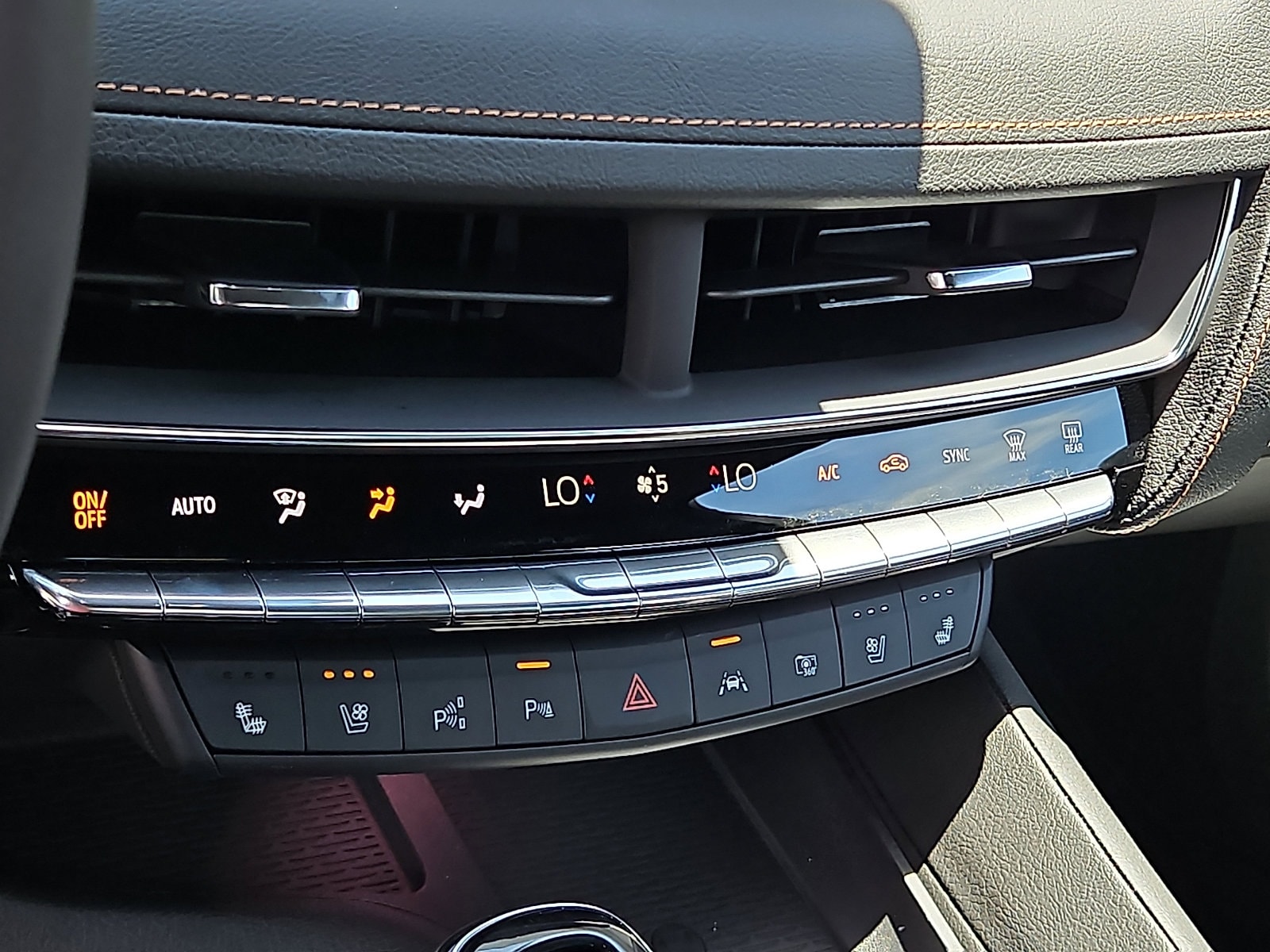 2026 Cadillac CT5 V-Series - Photo 16