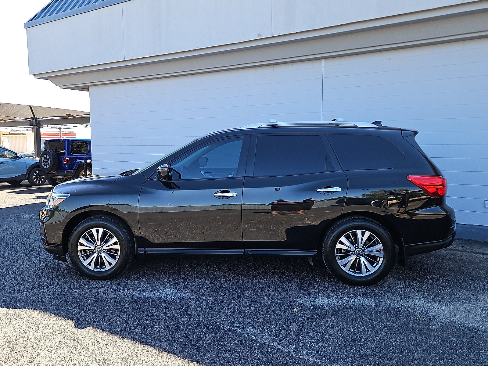 Used 2019 Nissan Pathfinder S with VIN 5N1DR2MN1KC651367 for sale in San Angelo, TX