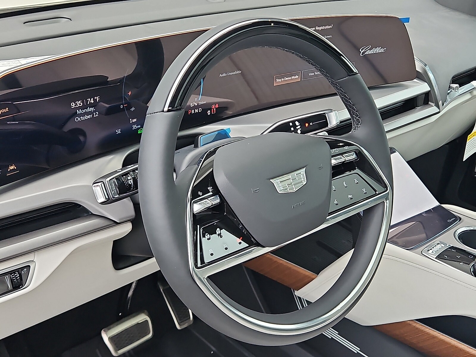 2027 Cadillac VISTIQ Sport - Photo 14