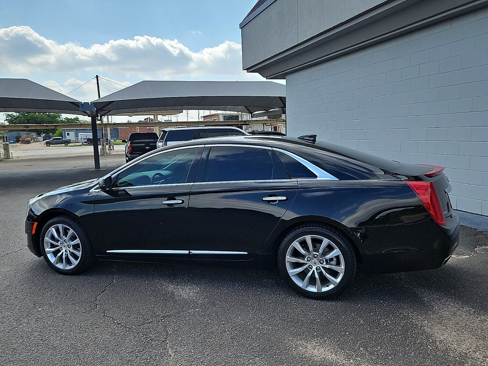 Used 2015 Cadillac XTS Luxury Collection with VIN 2G61M5S38F9230173 for sale in San Angelo, TX