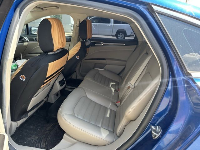 2017 Ford Fusion SE photo 3