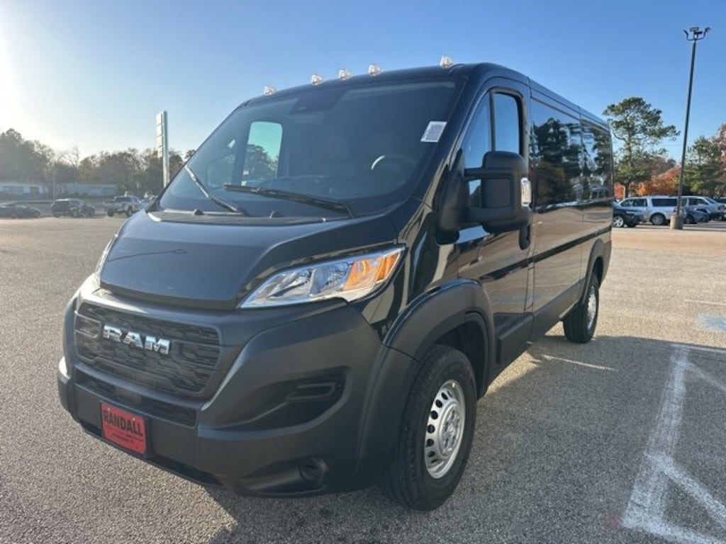 New 2026 Ram ProMaster PROMASTER 1500 TRADESMAN CARGO VAN LOW ROOF 136' W Cargo Van