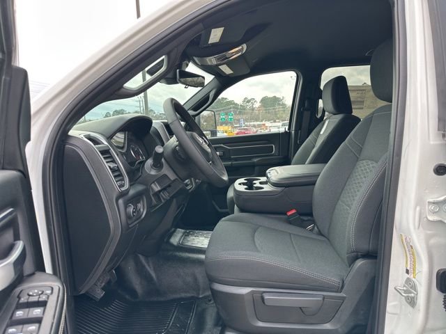 2026 RAM 3500 Chassis Big Horn - Photo 9