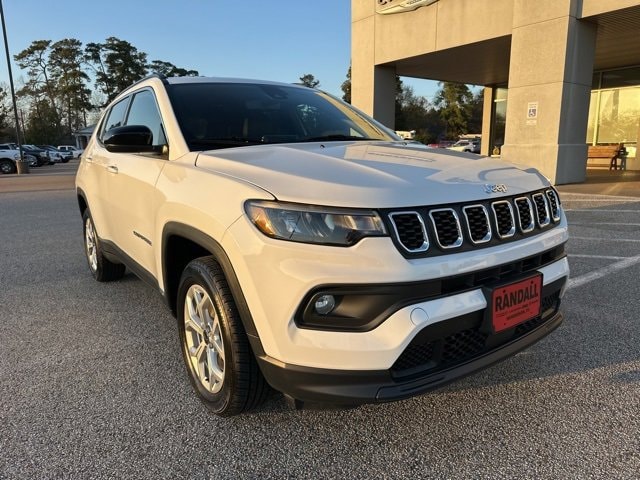 2025 Jeep Compass Latitude's photo