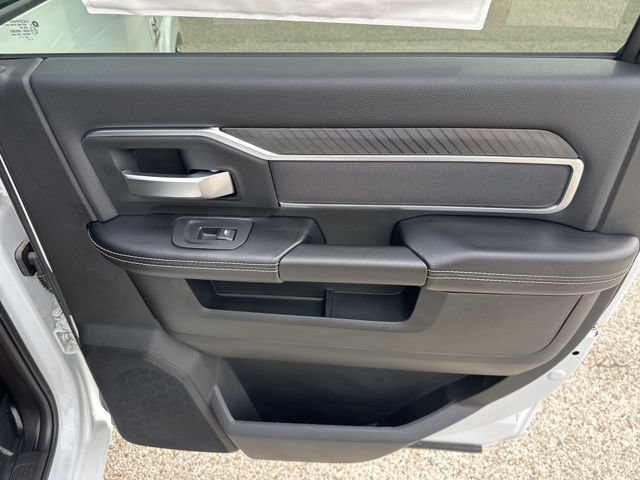 2026 RAM 3500 Chassis Big Horn - Photo 34