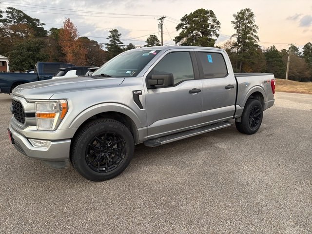 2021 Ford F-150 XL's photo